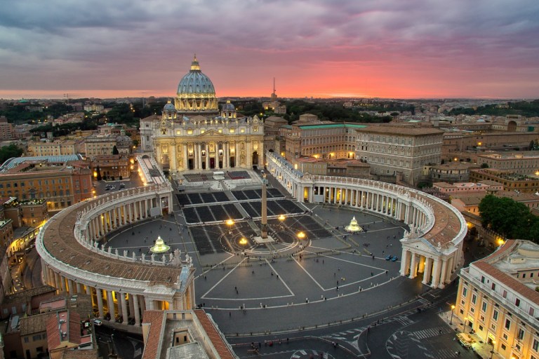 Elia-Locardi-Travel-Photography-P3-Beyond-The-Vatican-Rome-2048-1200x800